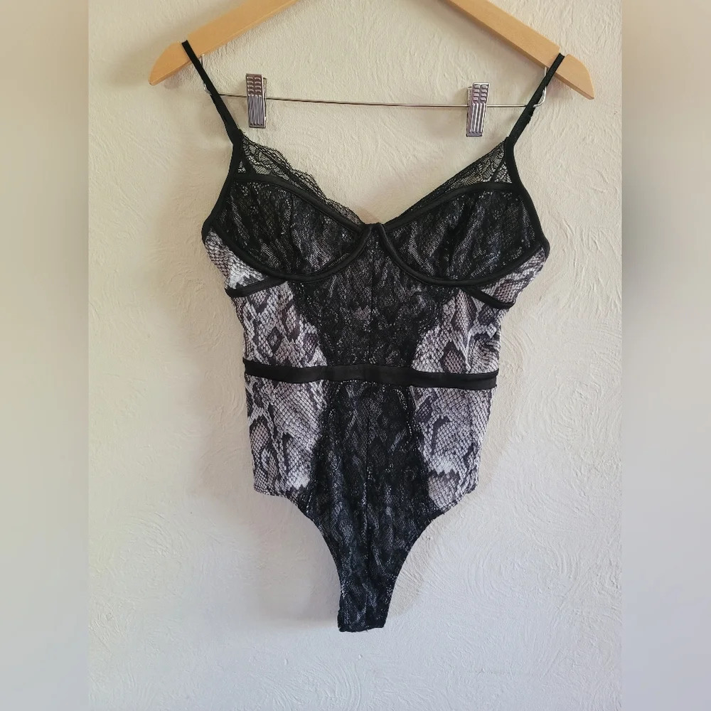AFRM Black and Snakeskin print‎ Bodysuit, Size Medium - Picture 2 of 6